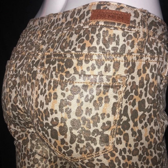 Leopard Shine Jeans - Picture 5 of 8